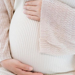 iPhone1✳2️⃣7的强劲需求推🏸🐏动智能手机业务🚄🇸🇻